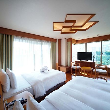 Radium Kagaya Taipei Hotel Bagian luar foto